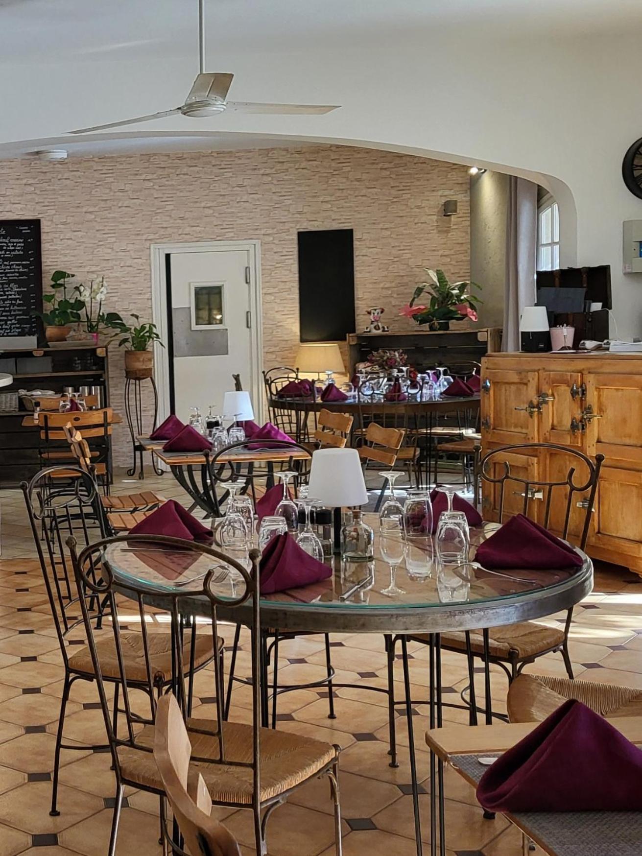 Auberge De La Table Ronde Vinon-sur-Verdon Kültér fotó